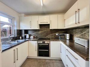 Kitchen- click for photo gallery